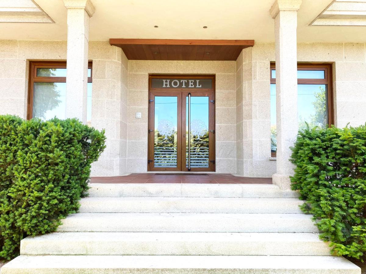 Hotel Entrerobles Sabaris Exterior foto